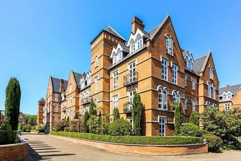 2 bedroom flat to rent, Holloway Drive, Virginia Waters