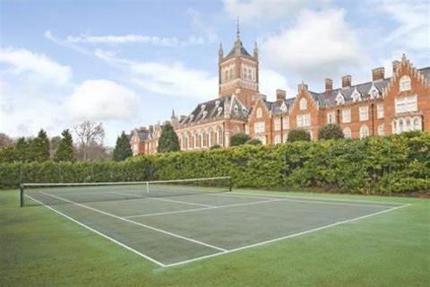 2 bedroom flat to rent, Holloway Drive, Virginia Waters
