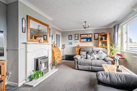 14 Chynance Drive, Newquay, TR7 2AA
