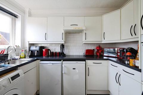 2 bedroom retirement property for sale, Gales Drive, Crawley RH10