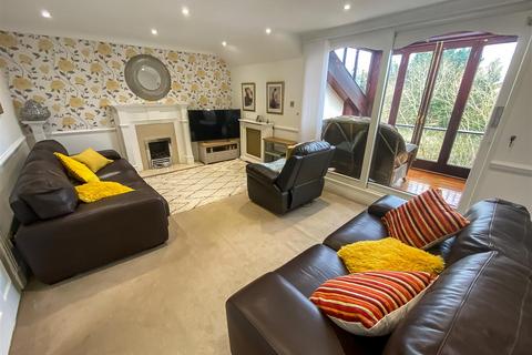 3 bedroom detached house for sale, Stoneleigh Court, Woodham