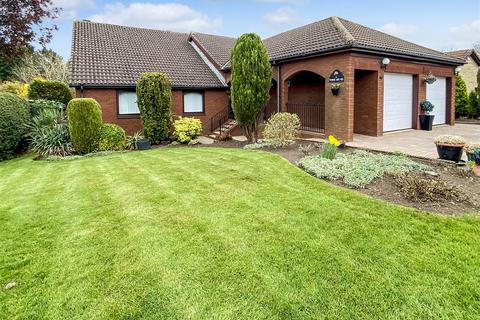 3 bedroom detached house for sale, Stoneleigh Court, Woodham