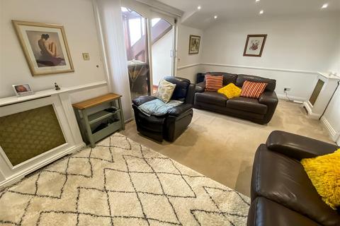 3 bedroom detached house for sale, Stoneleigh Court, Woodham