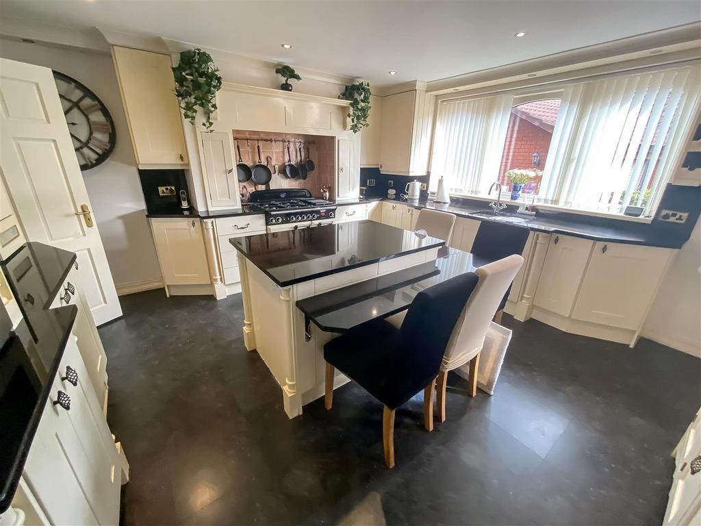 Kitchen/Breakfast Room