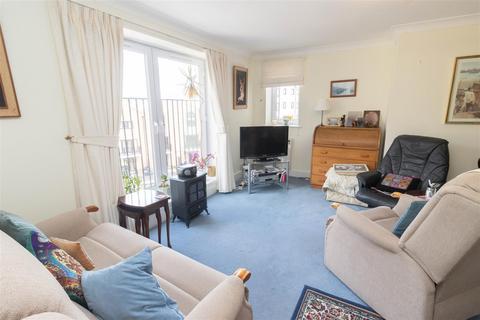 2 bedroom flat for sale, Dolphin Quay, North Shields