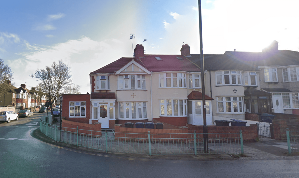 Oldfield Lane South, Greenford, UB6 9 LD