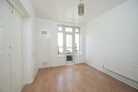 1 bedroom flat for sale, James Hammett House, Ravenscroft Street, Bethnal Green, London, E2