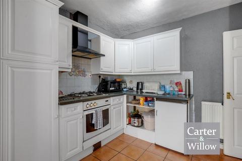 3 bedroom terraced house for sale, Lillechurch Road, Dagenham, Essex