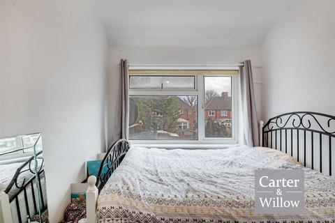 165 Lillechurch Road, Dagenham, RM8 2EW