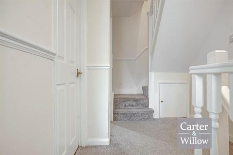 165 Lillechurch Road, Dagenham, RM8 2EW