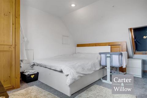 165 Lillechurch Road, Dagenham, RM8 2EW