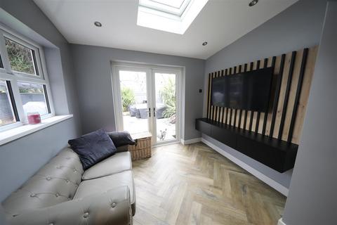 4 bedroom detached house for sale, Broadland Drive, Hull