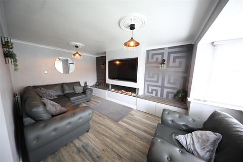 4 bedroom detached house for sale, Broadland Drive, Hull