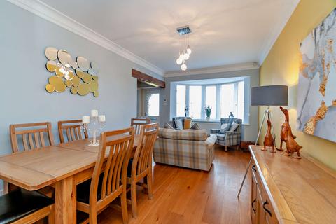 4 bedroom detached house for sale, Hillcrest Drive, Townville, Castleford, West Yorkshire, Wakefield