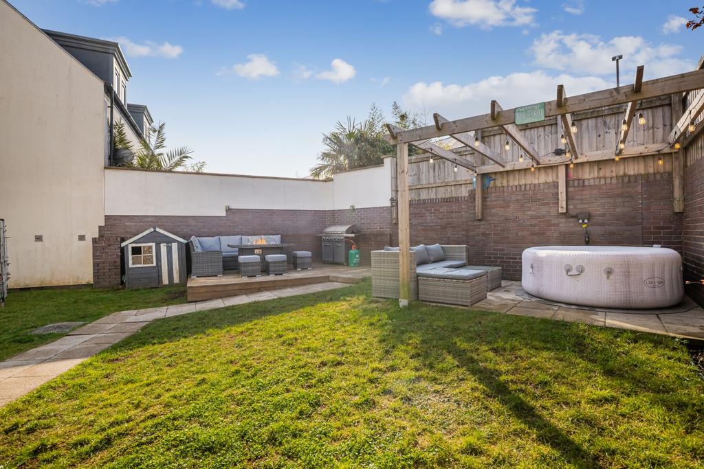 A09 - 43 Wilkins Drive Paignton - 250326