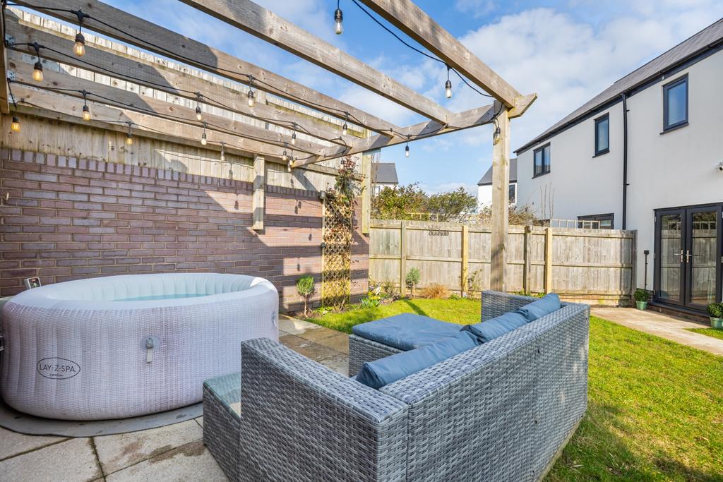 A08 - 43 Wilkins Drive Paignton - 250326