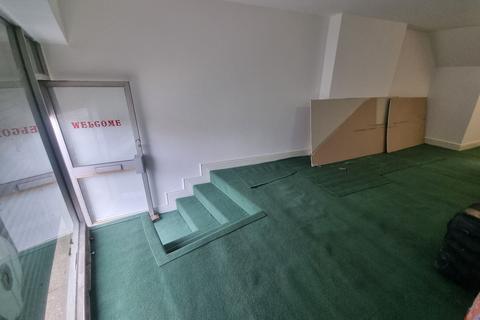 Shop to rent, Manchester Road, Bradford, BD5