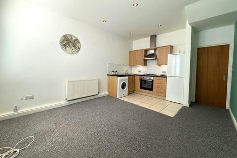 2 bedroom ground floor flat to rent, Waverley Road, Southsea Unfurnished