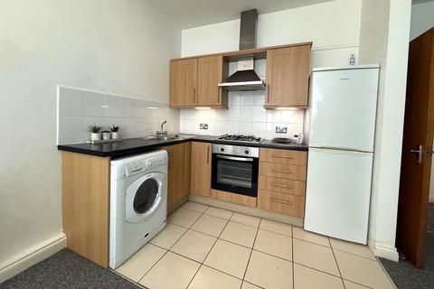 2 bedroom ground floor flat to rent, Waverley Road, Southsea Unfurnished