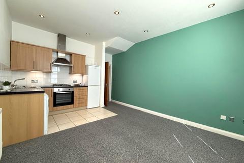 2 bedroom ground floor flat to rent, Waverley Road, Southsea Unfurnished