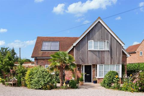4 bedroom detached house for sale, Dargate Road, Yorkletts, Whitstable