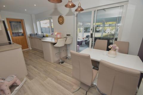 3 bedroom semi-detached house for sale, Ballater Close, East Stanley