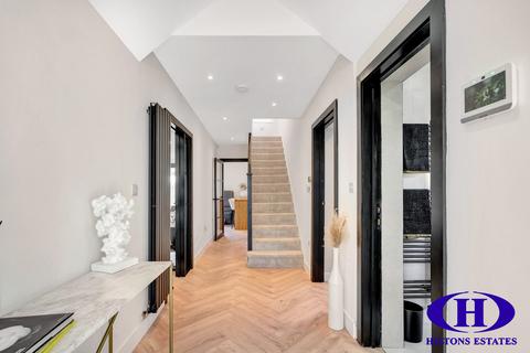 16 Bradshaw Close, Windsor, SL4 5PS