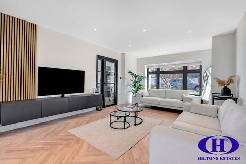 16 Bradshaw Close, Windsor, SL4 5PS