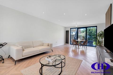 16 Bradshaw Close, Windsor, SL4 5PS