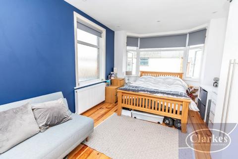 2 bedroom flat for sale, Garden Flat in Elmes Road, Moordown