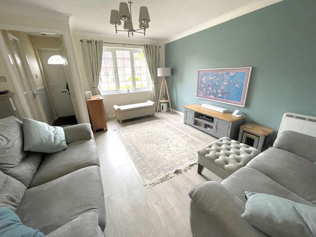 5 Compass Close Lounge 1