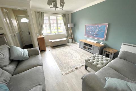 5 Compass Close, Littlehampton, BN17 6SA