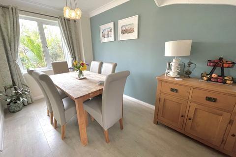 5 Compass Close, Littlehampton, BN17 6SA