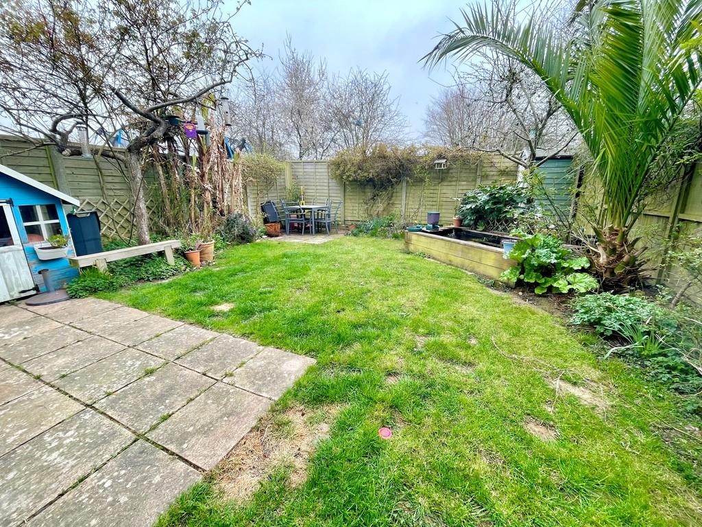 5 Compass Close Garden 2