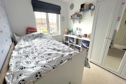 5 Compass Close, Littlehampton, BN17 6SA