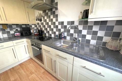 5 Compass Close, Littlehampton, BN17 6SA