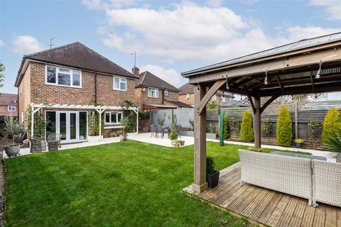 5 Ash Grove, Haywards Heath, RH16 4PZ