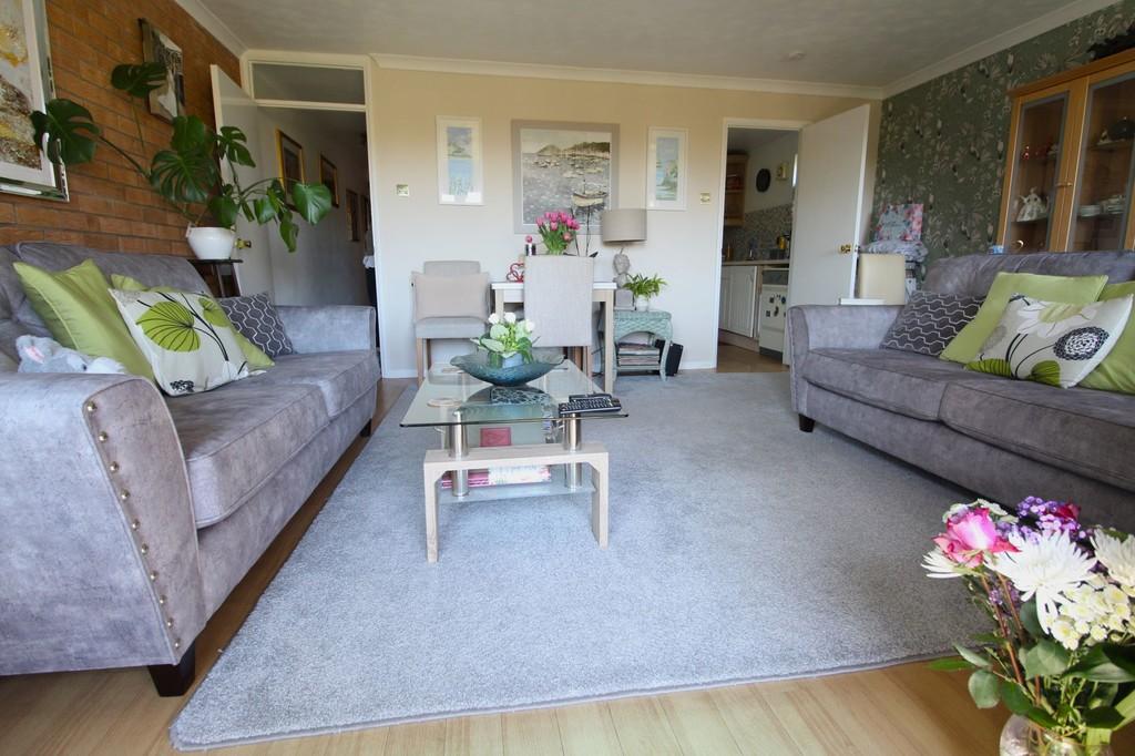 Lounge 3