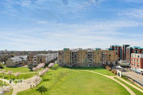 2 bedroom apartment for sale, Lux Building, Romford, RM7 0FN