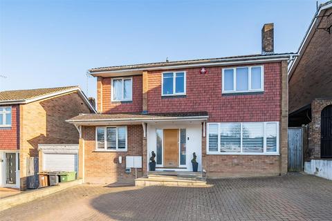 Magnaville Road, Bushey WD23