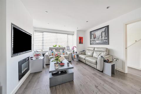 undefined, Magnaville Road, Bushey WD23