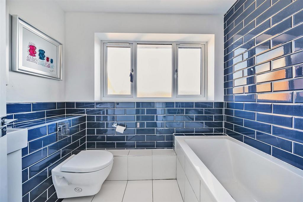 Family Bathroom: