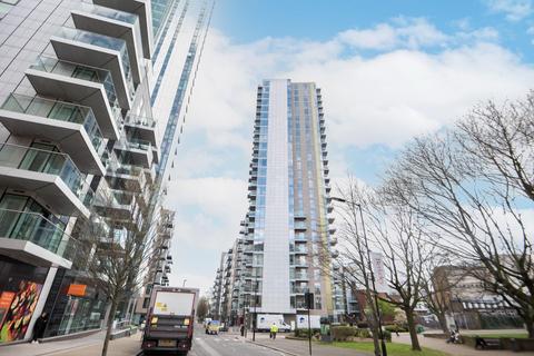 3 bedroom flat for sale, Woodberry Grove, London, N4