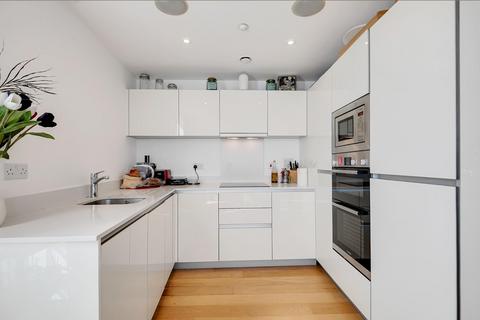 3 bedroom flat for sale, Woodberry Grove, London, N4