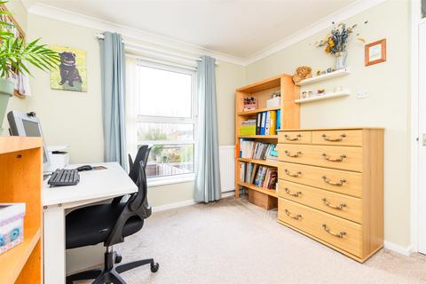 44 Chapel Wood, New Ash Green, Longfield, DA3 8RB