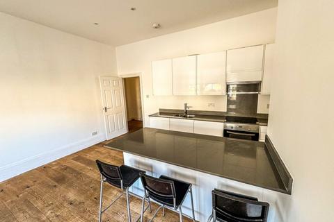 3 bedroom flat to rent, Pepys Road, Telegraph Hill, New Cross Gate, London, SE14
