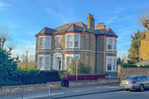 3 bedroom flat to rent, Pepys Road, Telegraph Hill, New Cross Gate, London, SE14