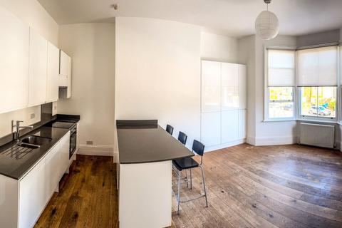 3 bedroom flat to rent, Pepys Road, Telegraph Hill, New Cross Gate, London, SE14