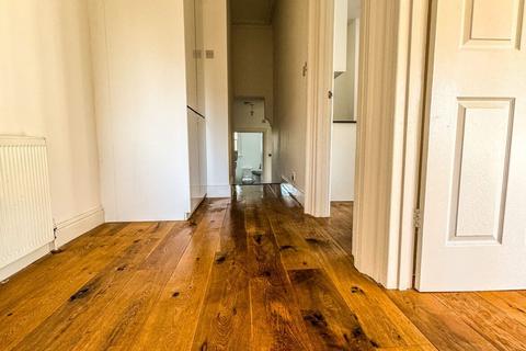 3 bedroom flat to rent, Pepys Road, Telegraph Hill, New Cross Gate, London, SE14