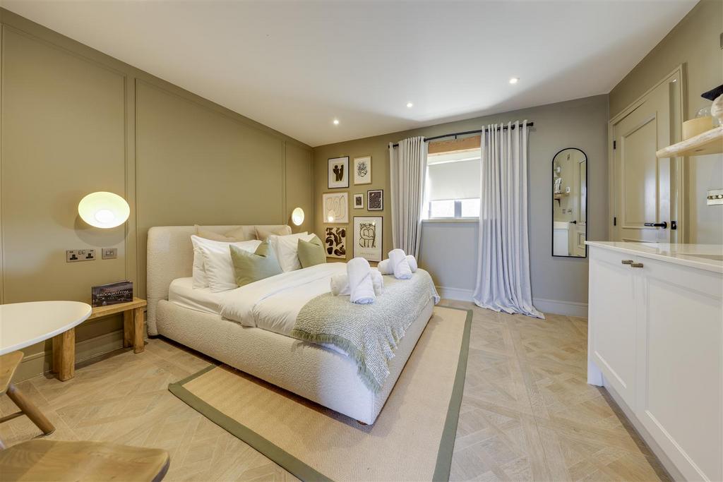 Glimpse Bedroom